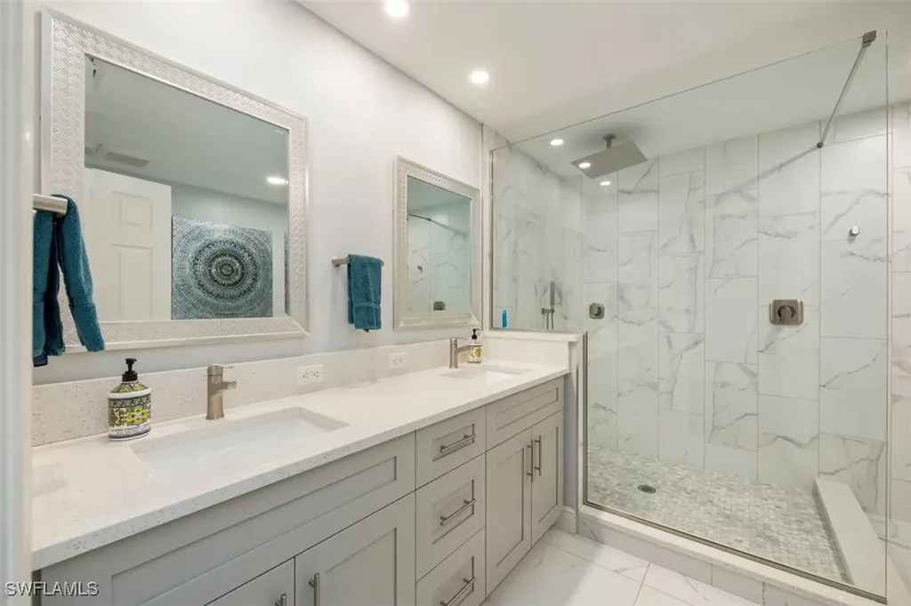 562 Cormorant Cove Naples FL 34113