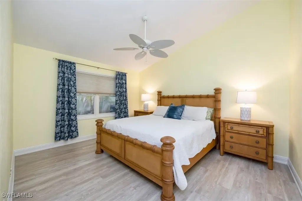 562 Cormorant Cove Naples FL 34113