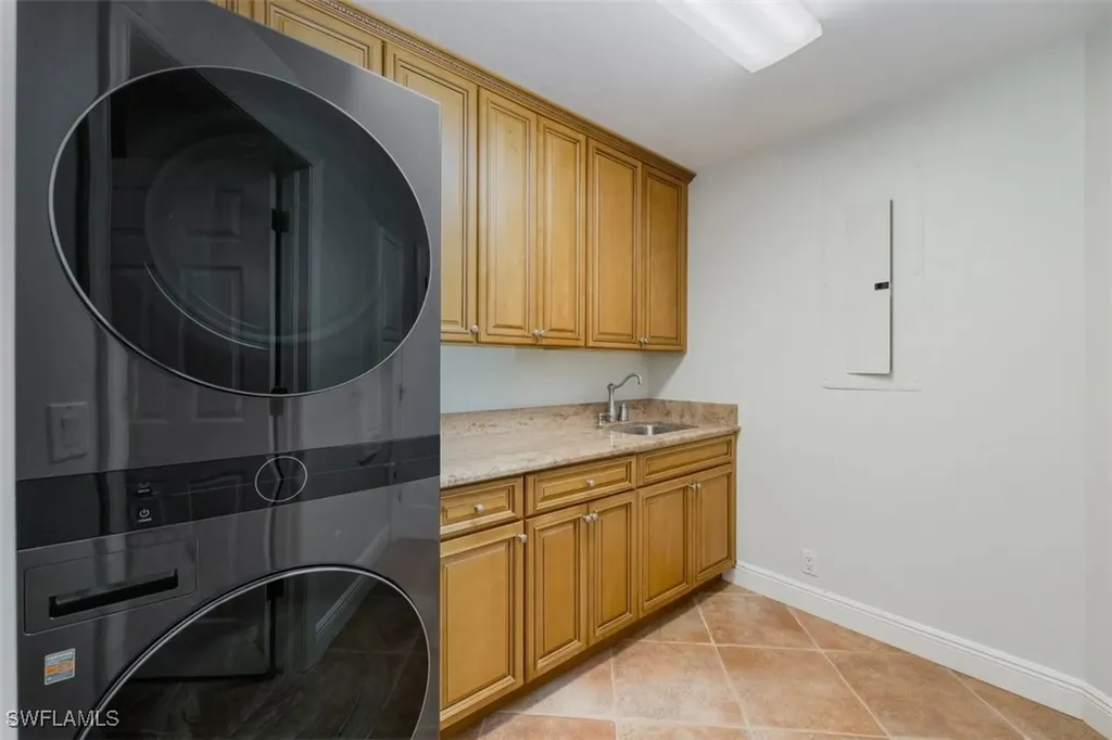 562 Cormorant Cove Naples FL 34113