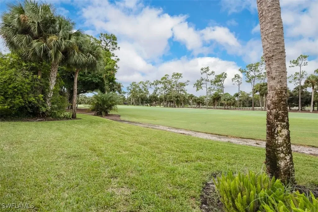 562 Cormorant Cove Naples FL 34113