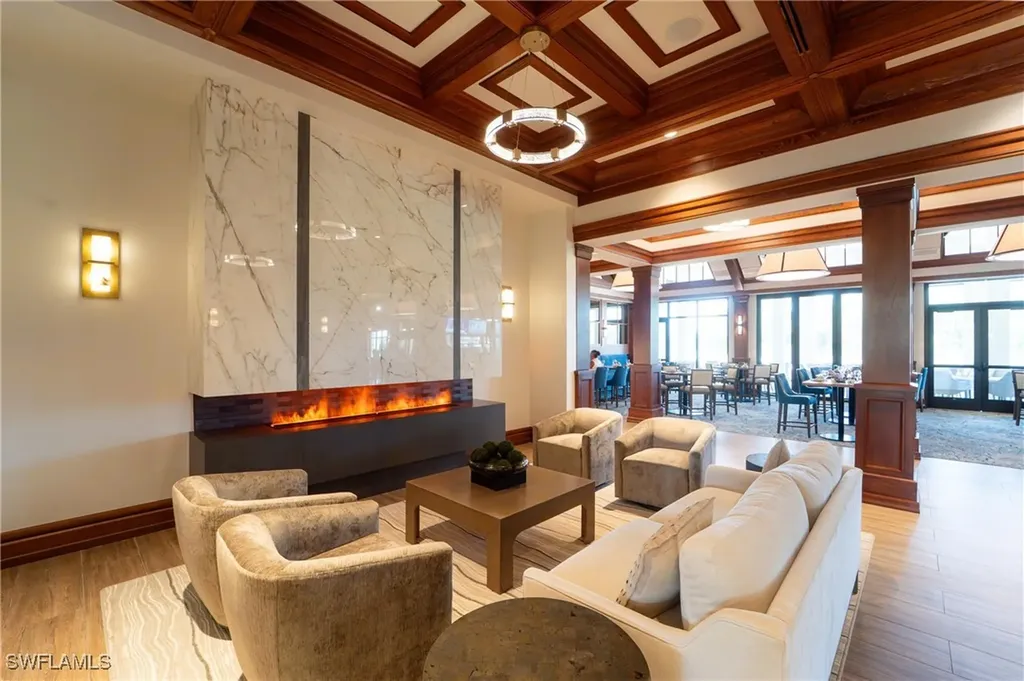 562 Cormorant Cove Naples FL 34113