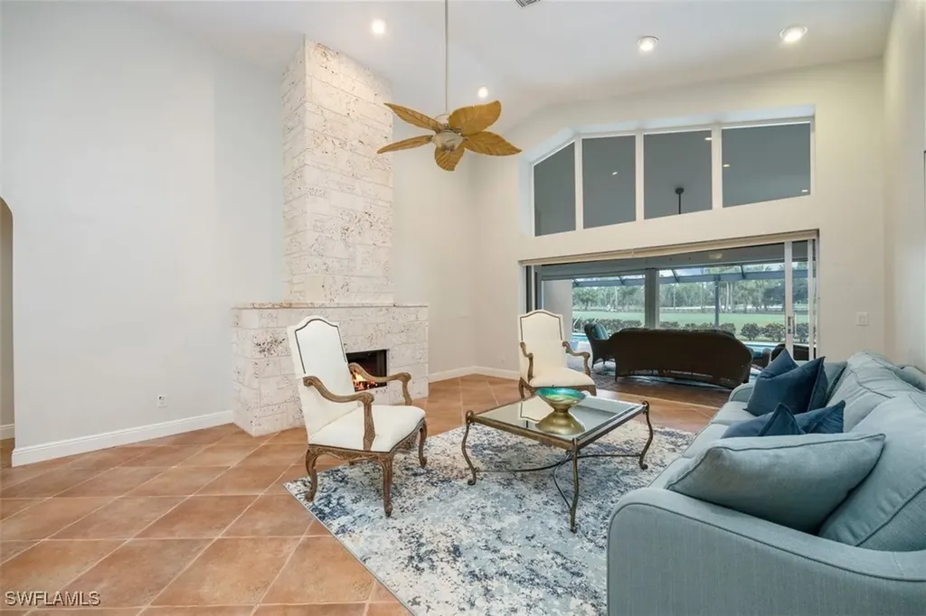 562 Cormorant Cove Naples FL 34113