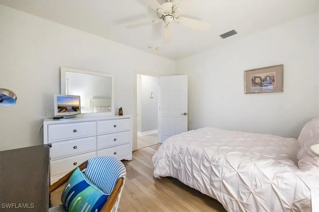 537 Wedgewood Way Naples FL 34119