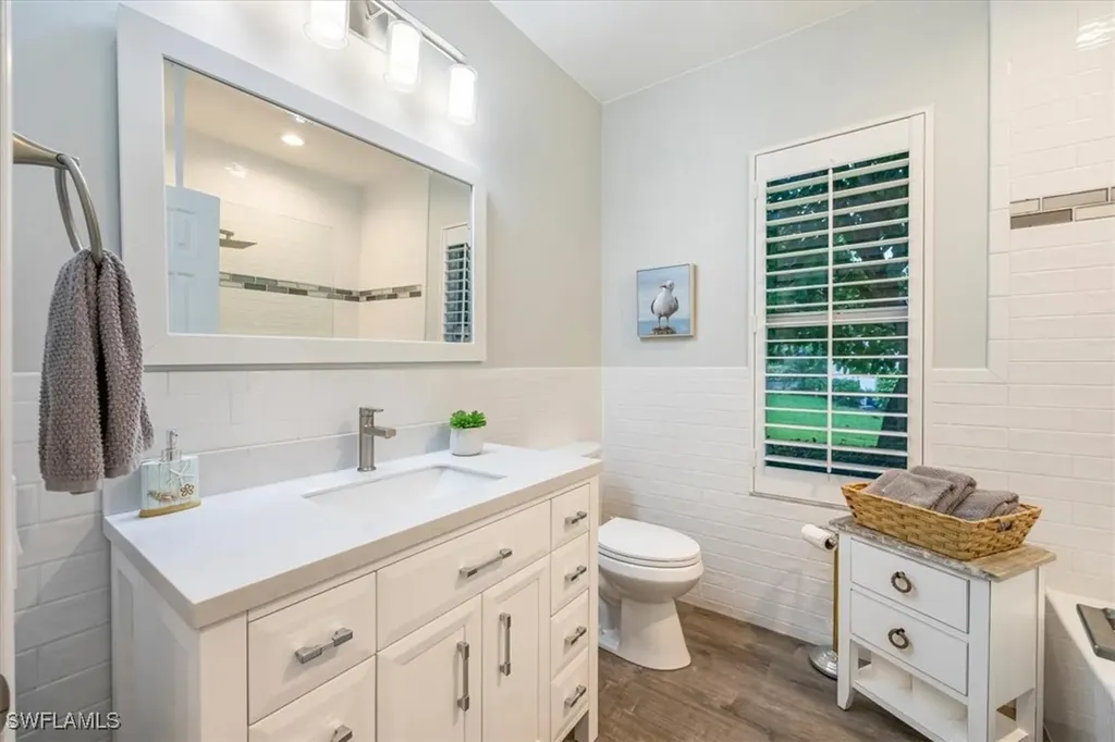 537 Wedgewood Way Naples FL 34119