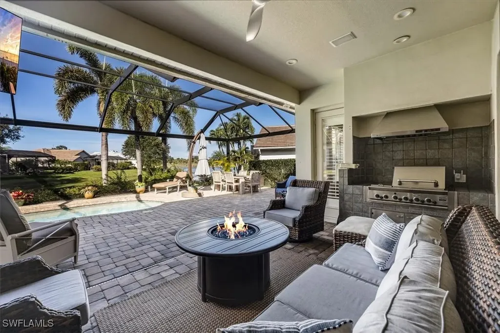 537 Wedgewood Way Naples FL 34119