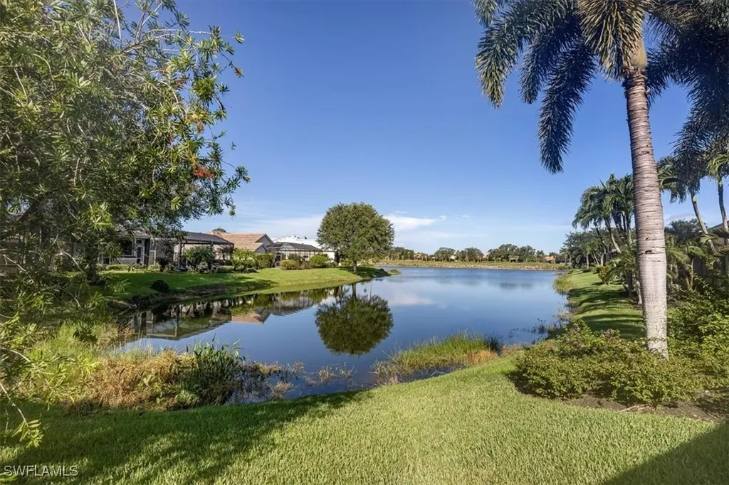 537 Wedgewood Way Naples FL 34119