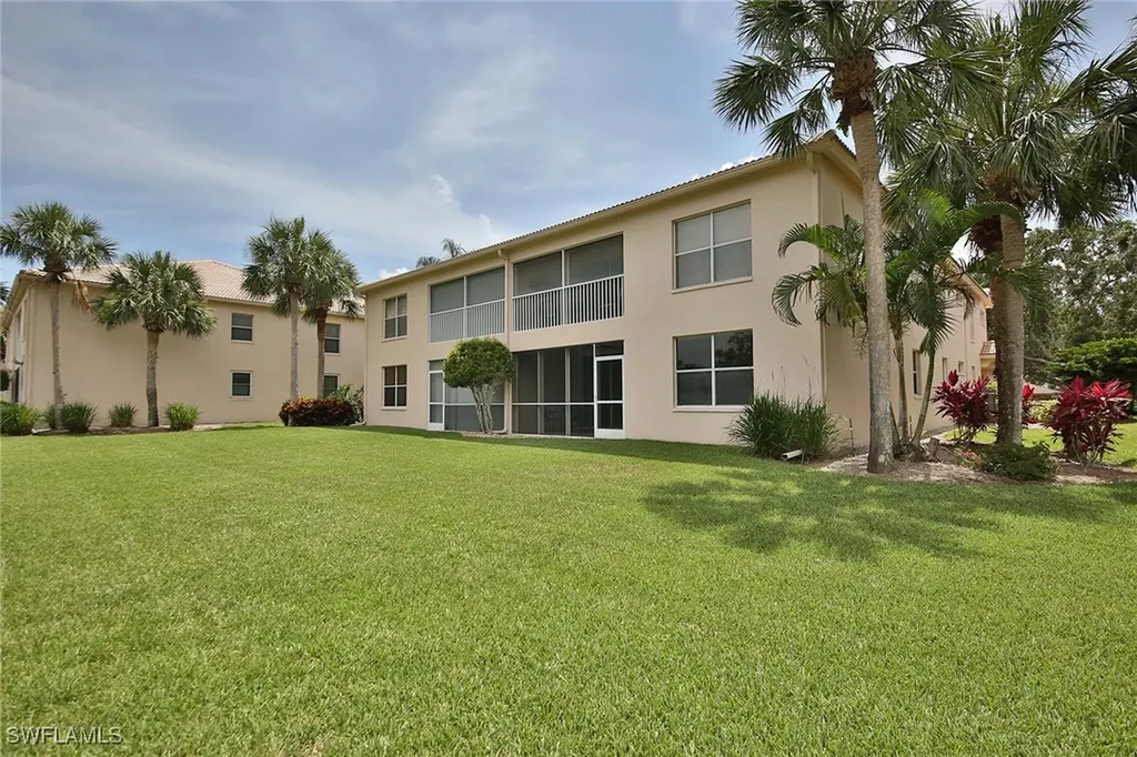 526 Lake Louise Circle Naples FL 34110