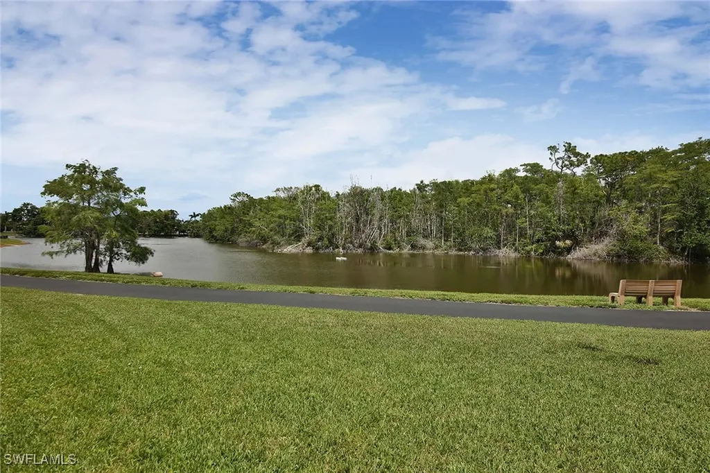526 Lake Louise Circle Naples FL 34110