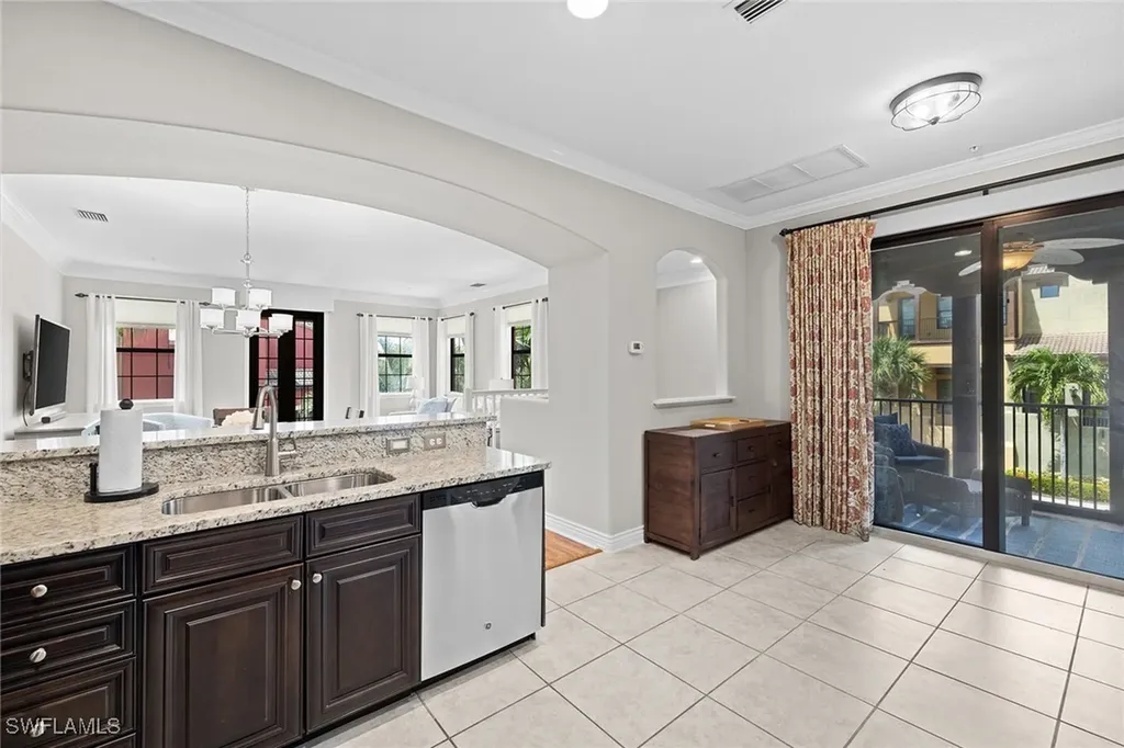 9066 Albion Lane N Naples FL 34113