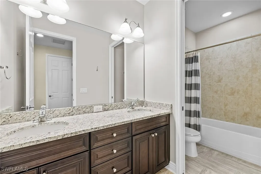 9066 Albion Lane N Naples FL 34113