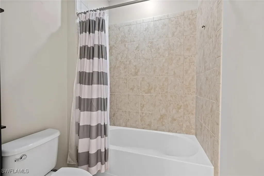 9066 Albion Lane N Naples FL 34113