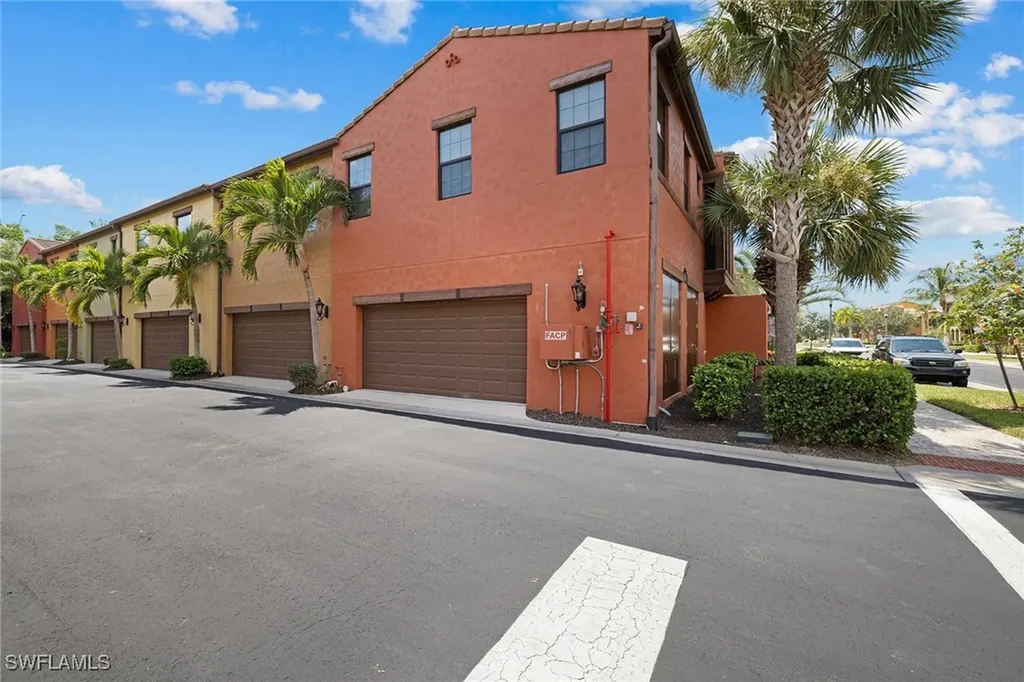 9066 Albion Lane N Naples FL 34113