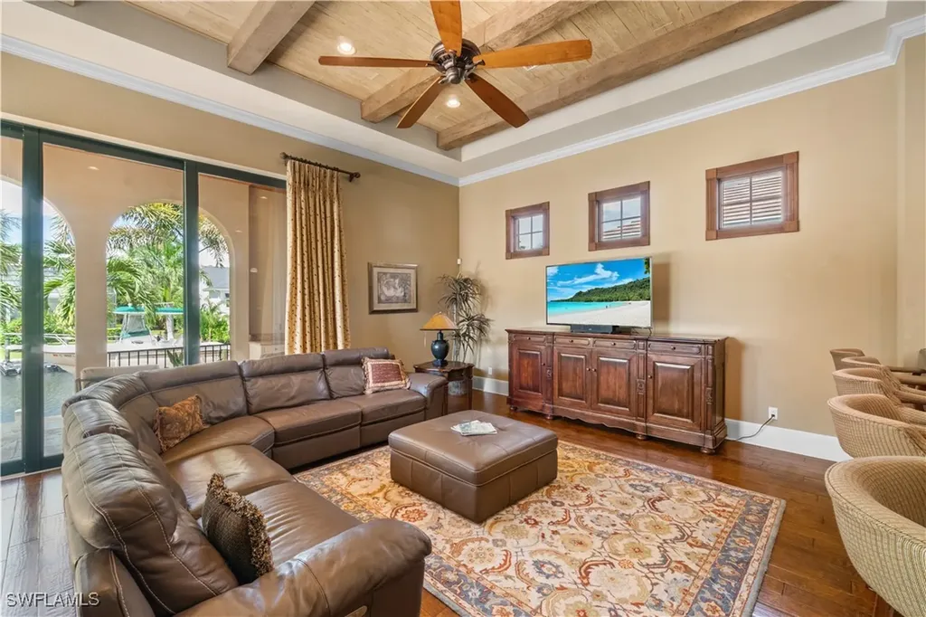 Naples FL, 611 18th Avenue S