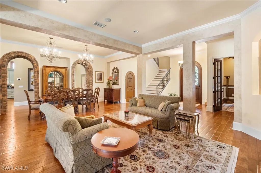 611 18th Avenue S Naples FL 34102
