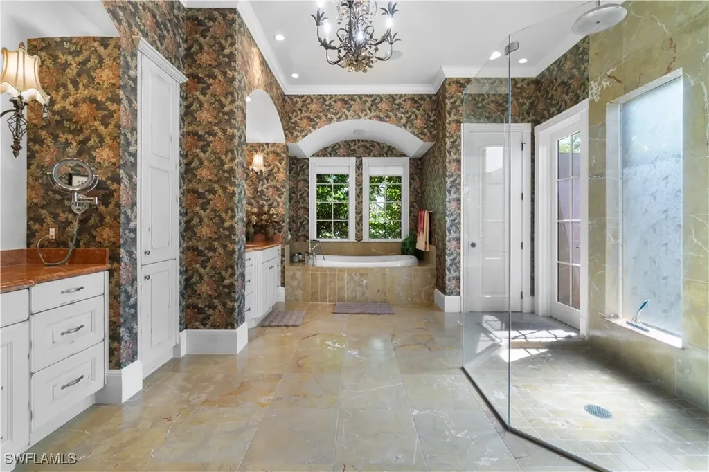 611 18th Avenue S Naples FL 34102
