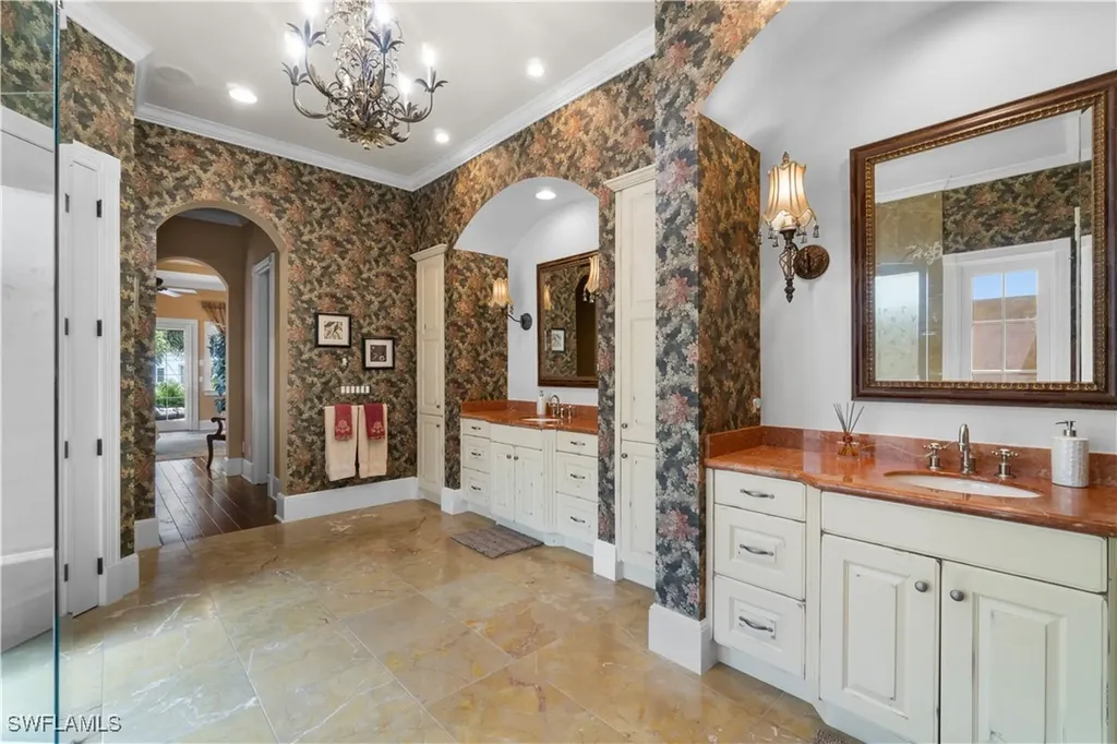 611 18th Avenue S Naples FL 34102