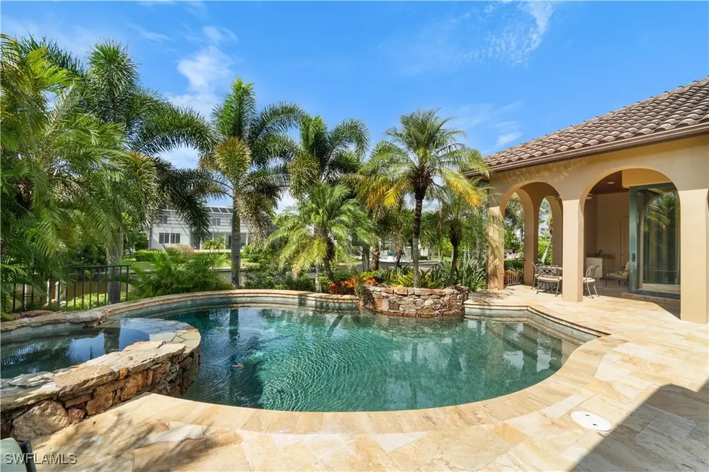 611 18th Avenue S Naples FL 34102