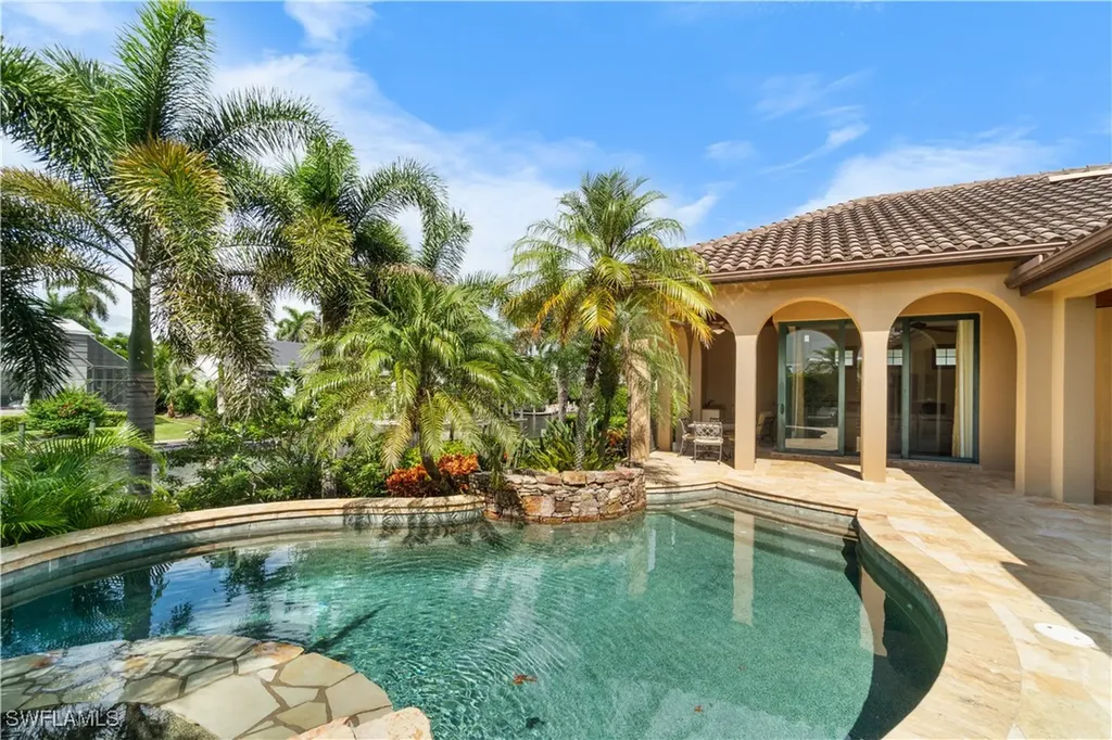 611 18th Avenue S Naples FL 34102