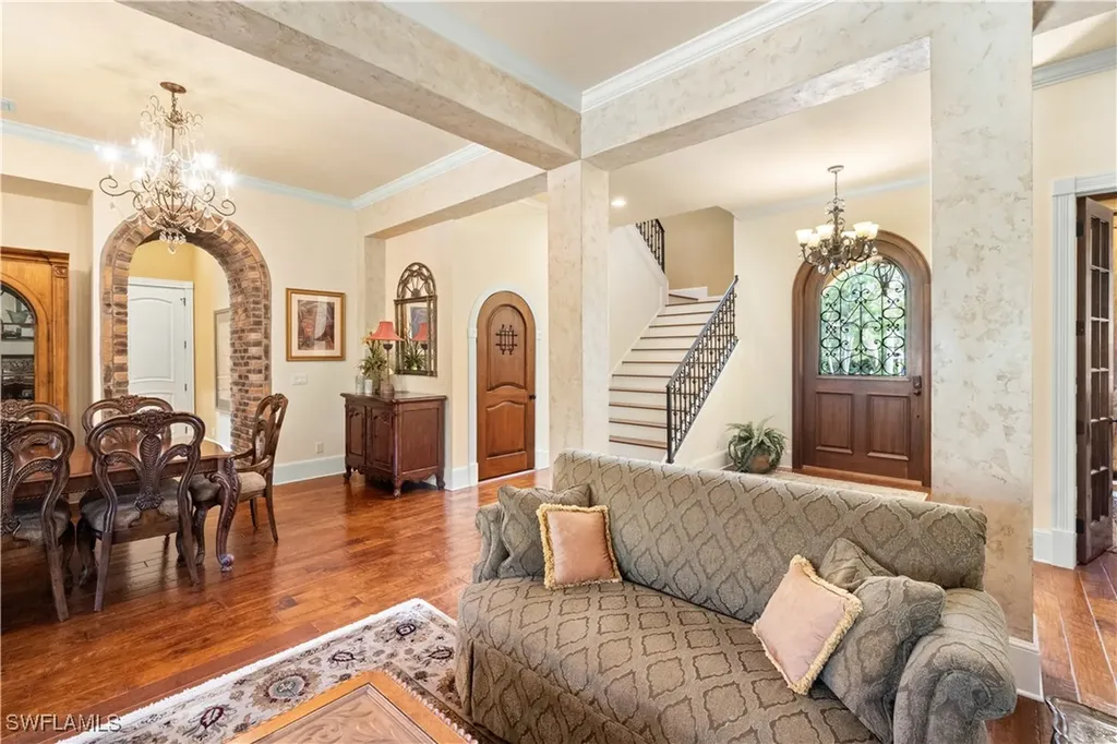 611 18th Avenue S Naples FL 34102