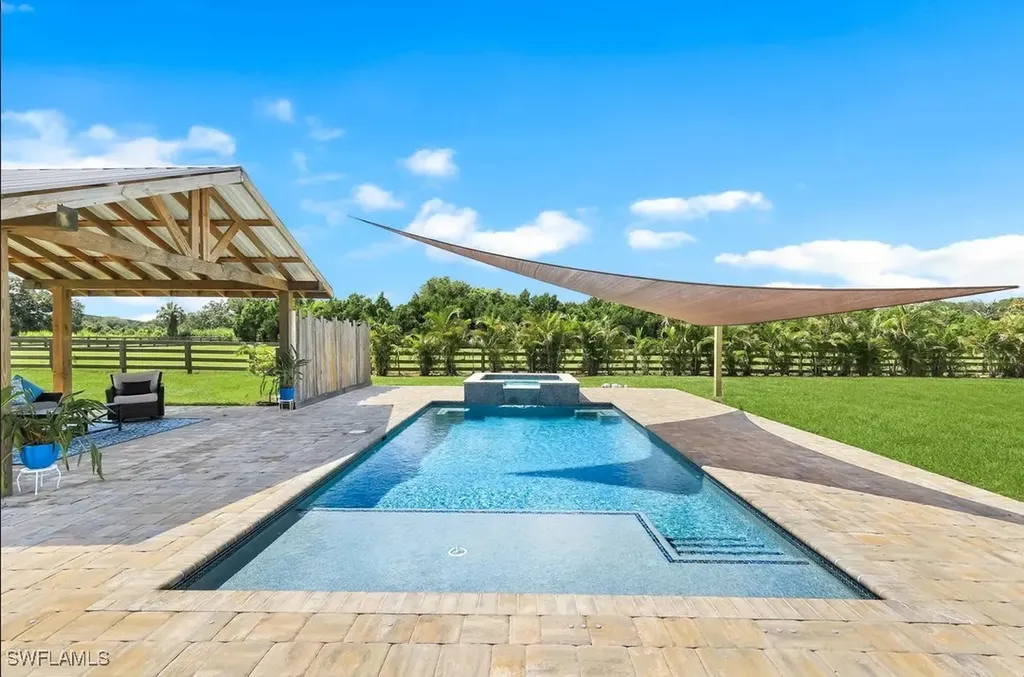 19080 Parkinson Road Alva FL 33920