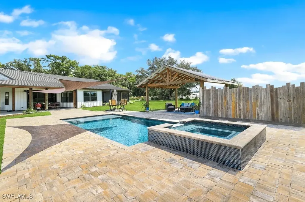 19080 Parkinson Road Alva FL 33920