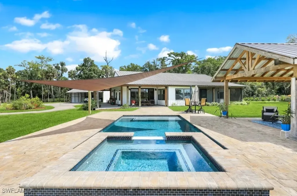 19080 Parkinson Road Alva FL 33920