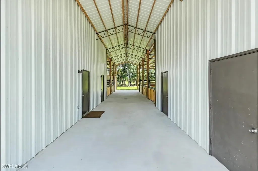 19080 Parkinson Road Alva FL 33920