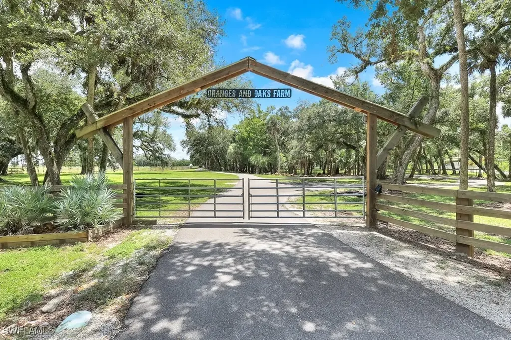 19080 Parkinson Road Alva FL 33920