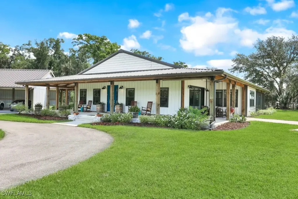 19080 Parkinson Road Alva FL 33920