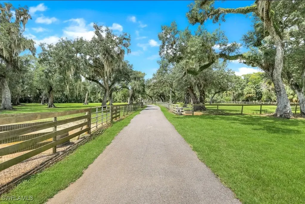 19080 Parkinson Road Alva FL 33920