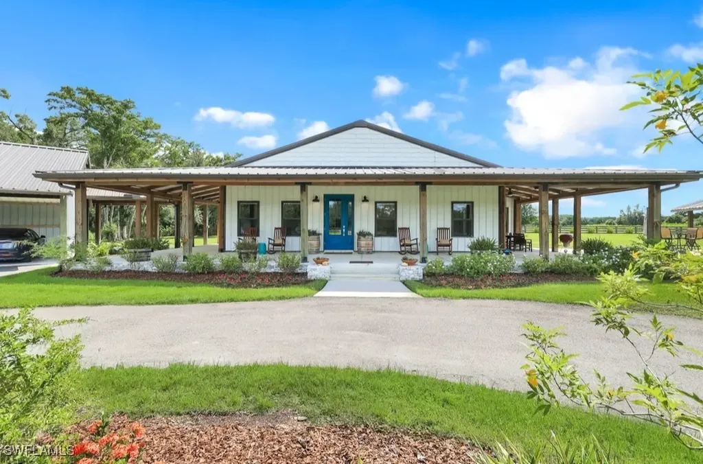 19080 Parkinson Road Alva FL 33920