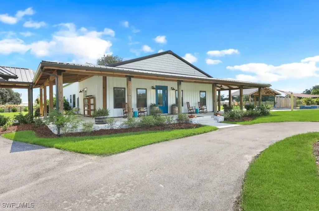 19080 Parkinson Road Alva FL 33920