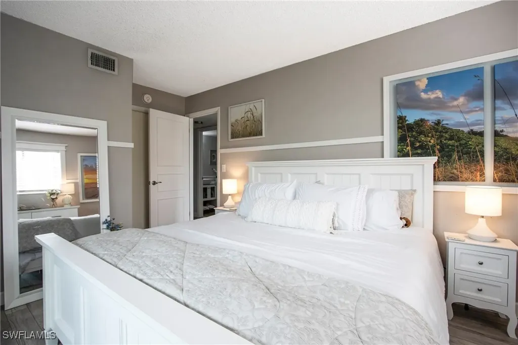 766 Central Avenue Naples FL 34102