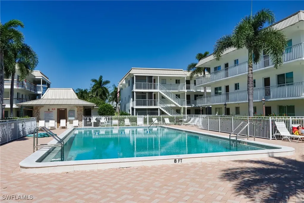 766 Central Avenue Naples FL 34102
