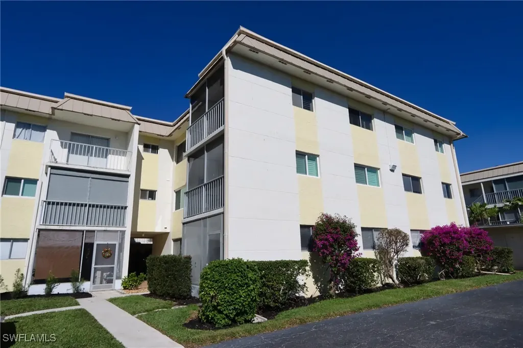 766 Central Avenue Naples FL 34102