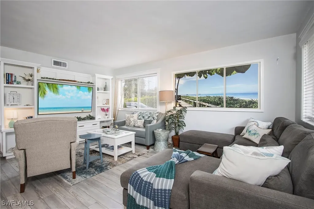 766 Central Avenue Naples FL 34102