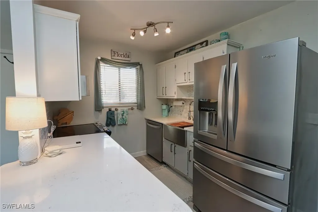 766 Central Avenue Naples FL 34102