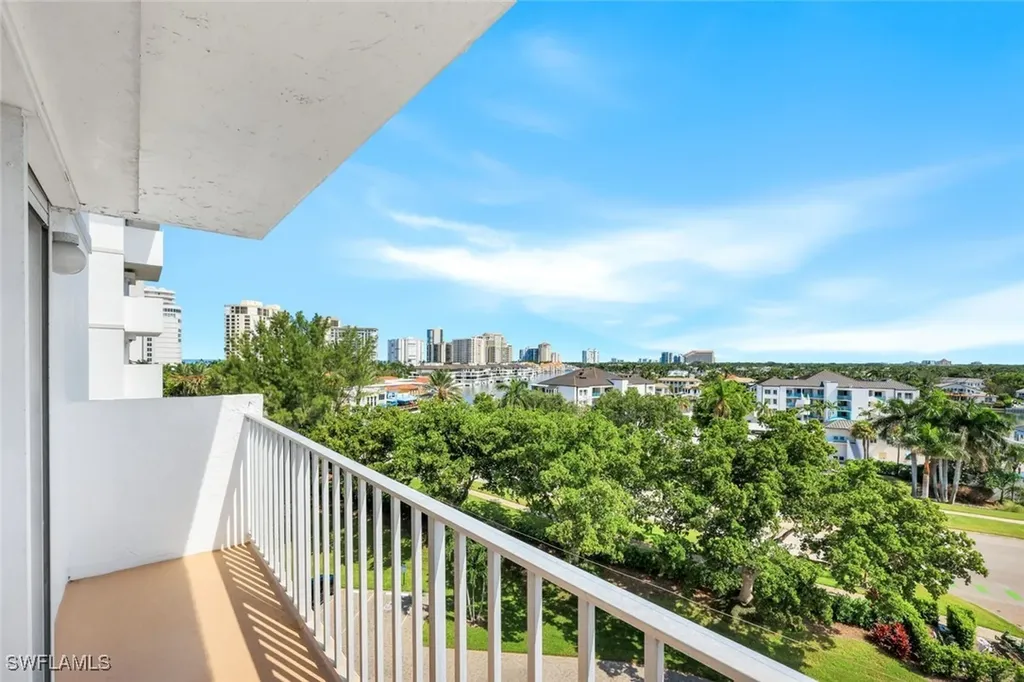 250 Park Shore Drive Naples FL 34103