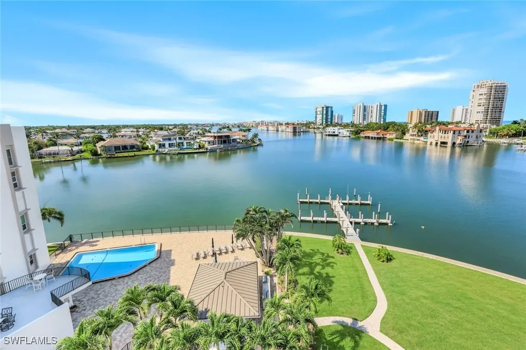 250 Park Shore Drive Naples FL 34103