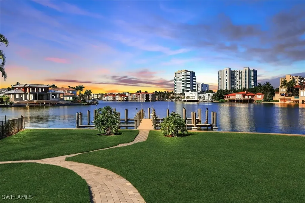 250 Park Shore Drive Naples FL 34103