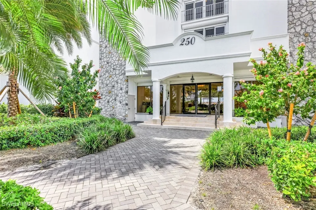 250 Park Shore Drive Naples FL 34103