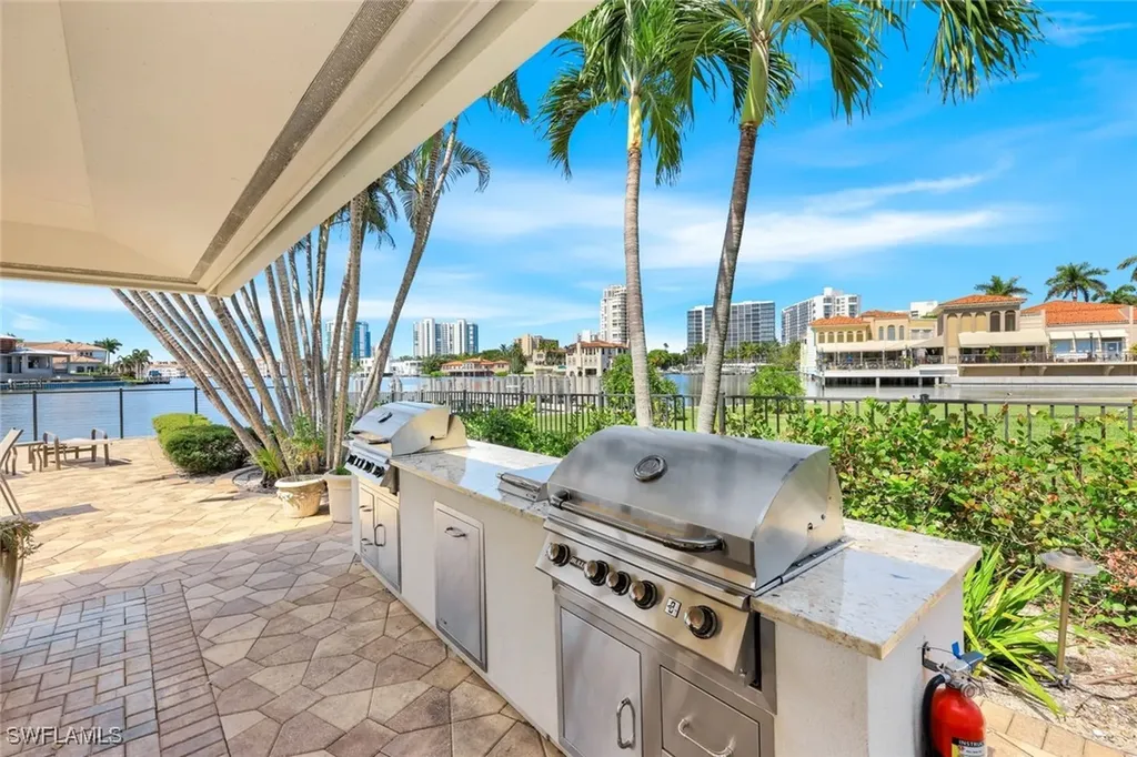 250 Park Shore Drive Naples FL 34103