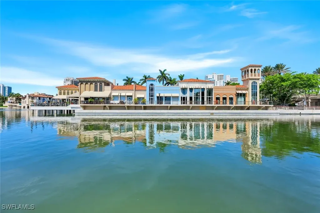 250 Park Shore Drive Naples FL 34103