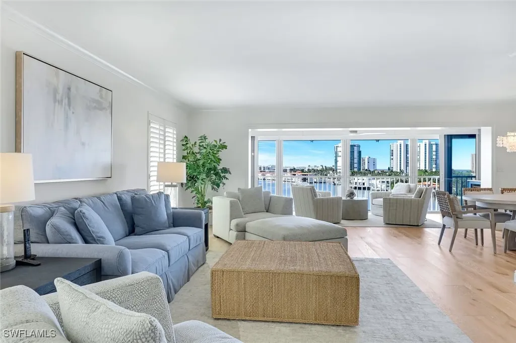 250 Park Shore Drive Naples FL 34103