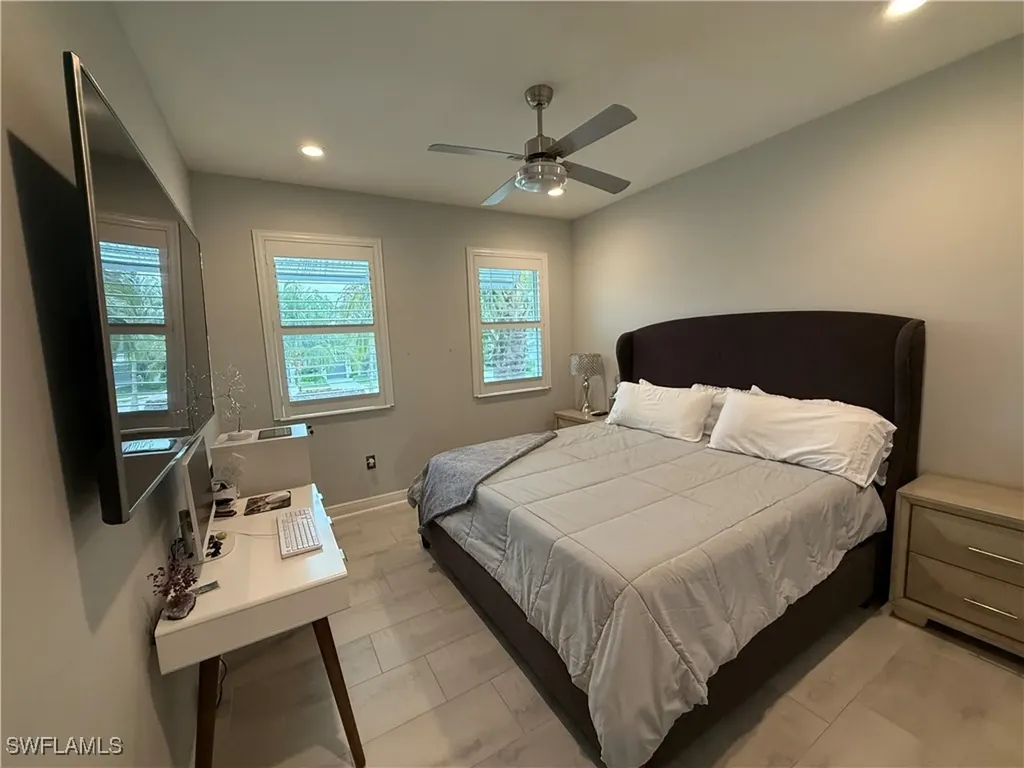 2543 Seychelles Drive Naples FL 34112