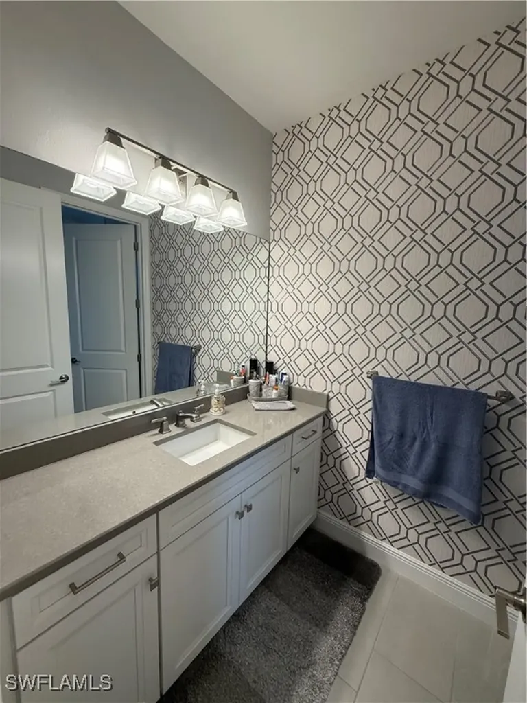 2543 Seychelles Drive Naples FL 34112