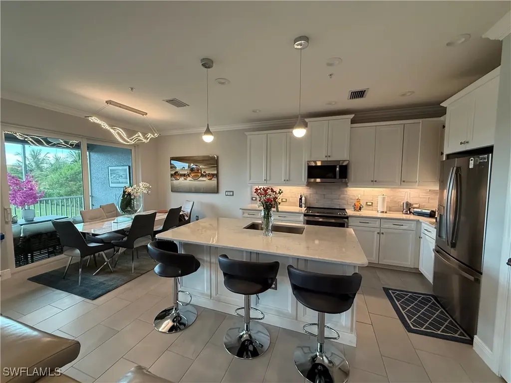 2543 Seychelles Drive Naples FL 34112