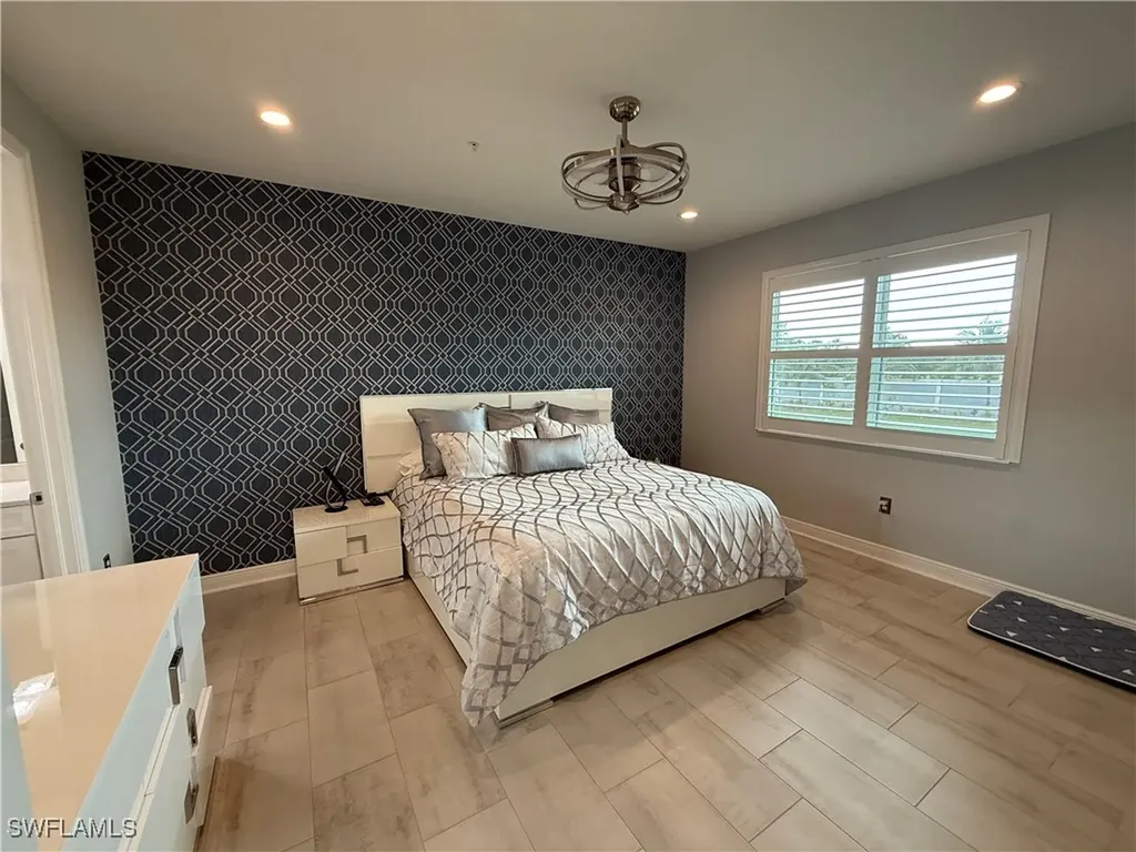 2543 Seychelles Drive Naples FL 34112