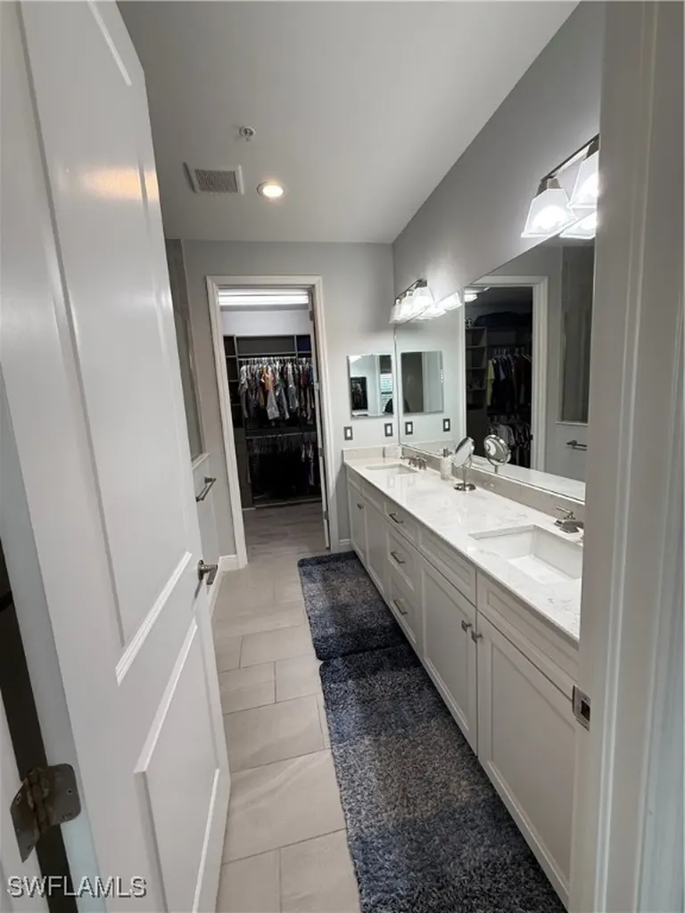 2543 Seychelles Drive Naples FL 34112
