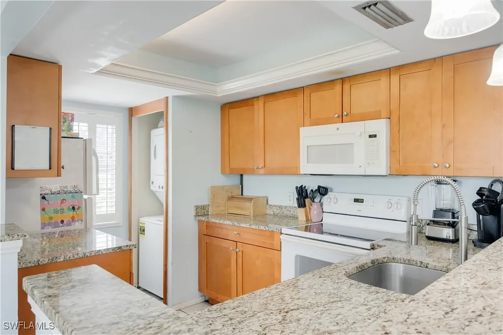 1400 Pompei Lane Naples FL 34103